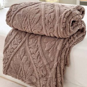 1pc Thickened European Jacquard Faux Plus Fleece Thick Blanket, Soft & Warm Reversible Couch/Bed Throw Suitable For Living Room, Bedroom, Dorm Coffee Brown